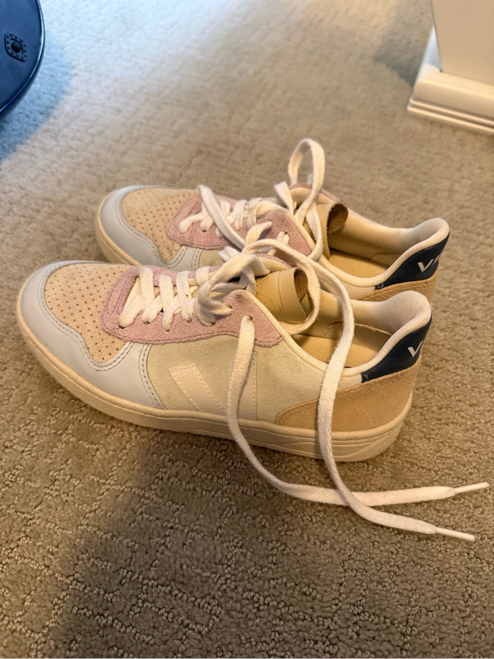 Veja Women’s V-10 Low-Top Sneakers in Cream and Pale Pink